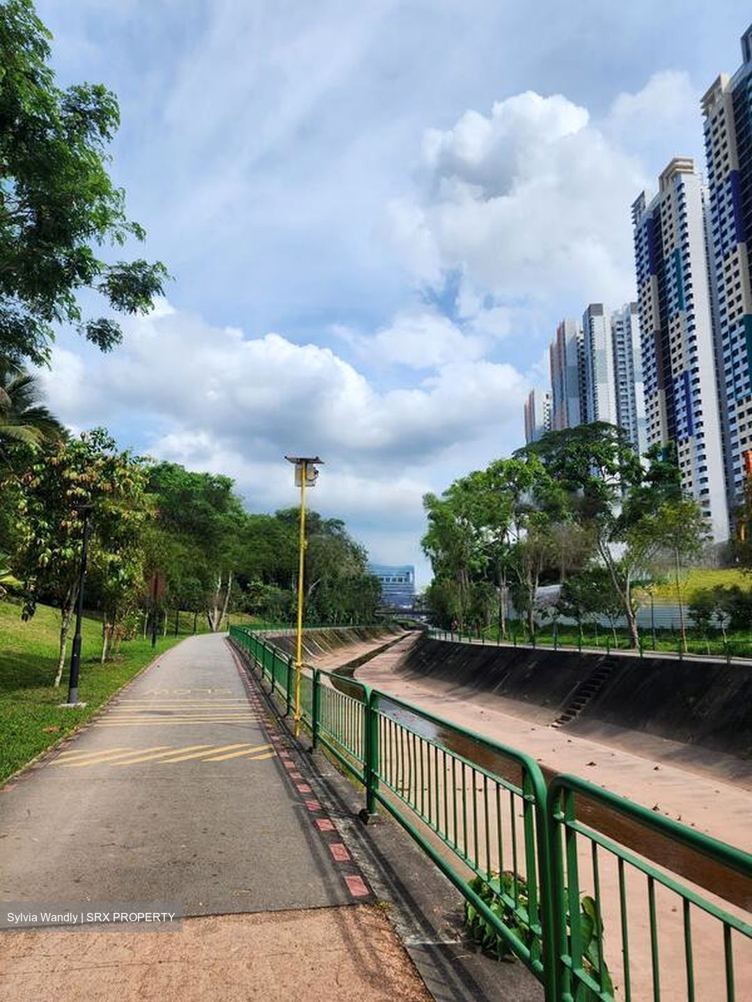Mount Sinai Road (D10), Terrace #446686391